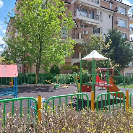 святой влас, комплекс Sea Breeze Apartment *